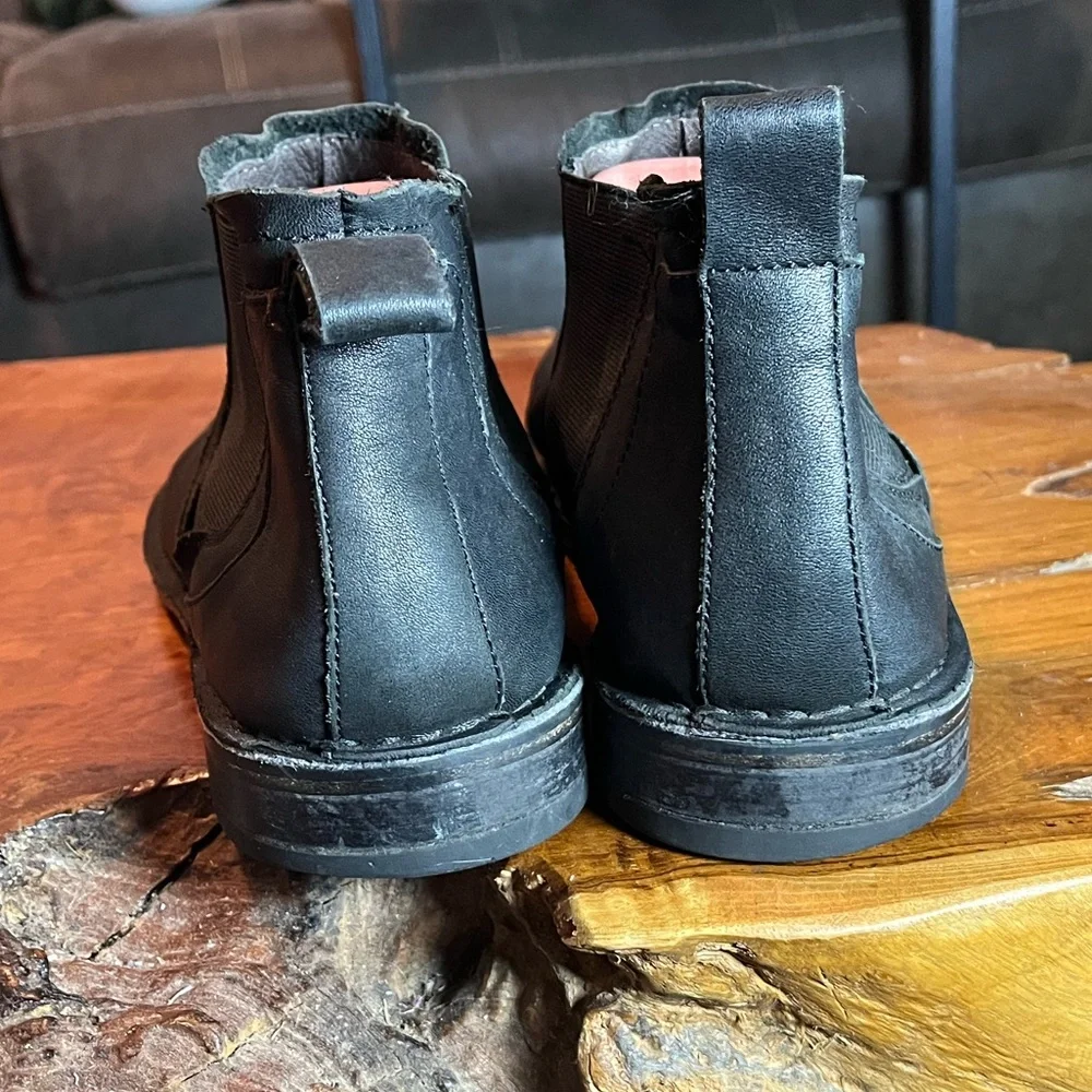 John Varvatos USA Black Leather Chelsea Boots Mens Size 10.5 Pull-On Ankle Boots